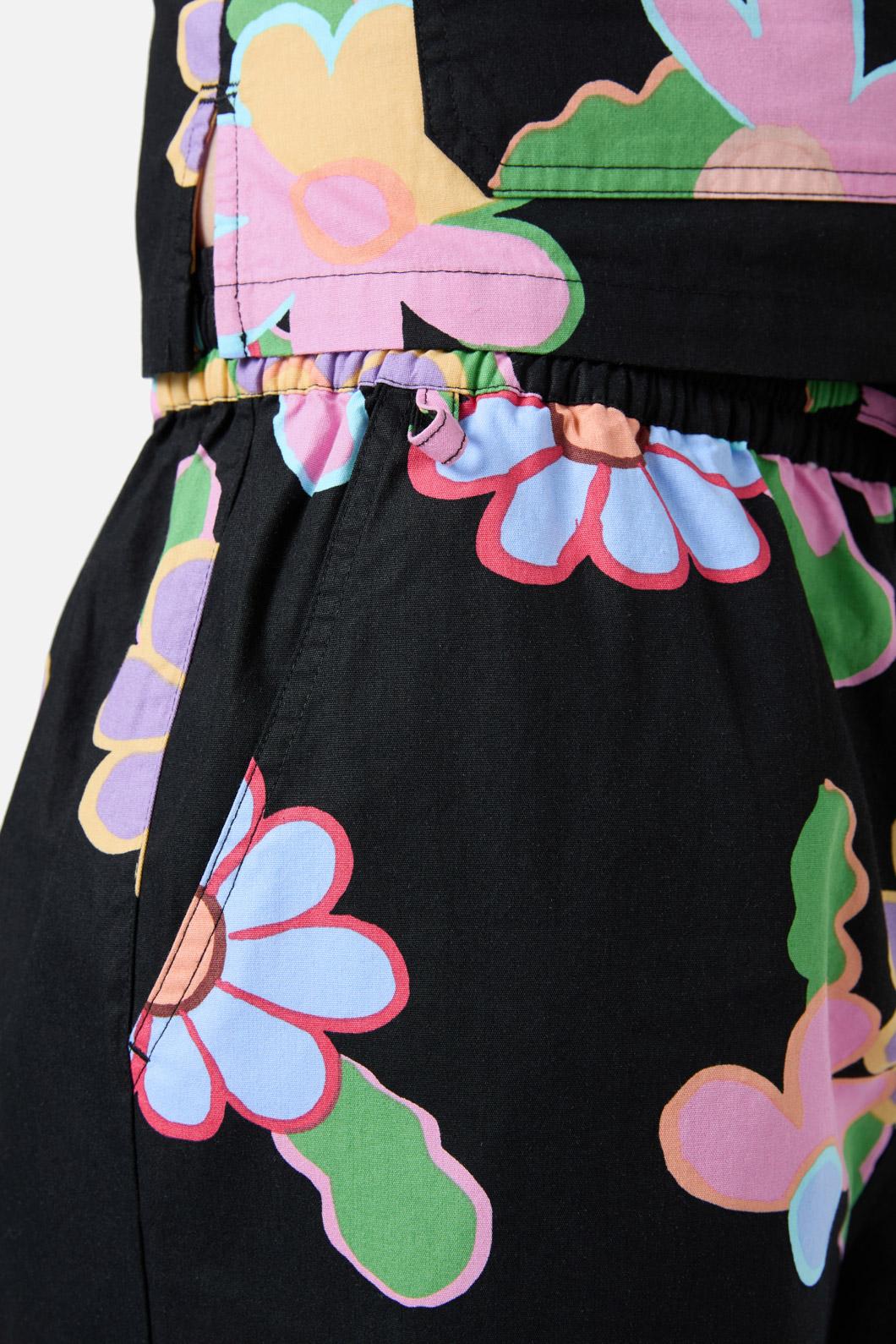 Floral Pop Scrub Set - Image 7